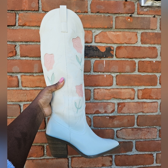 Universal Thread Cream Floral Western Boots – Size 6 - Picture 2 of 15